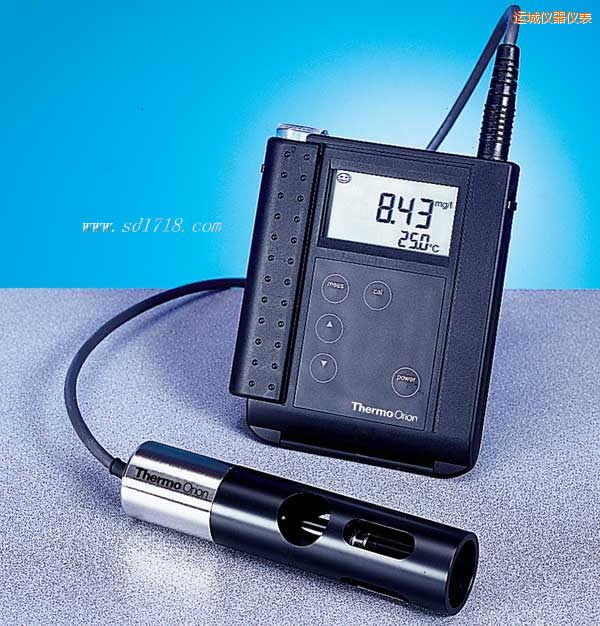 �\�������x